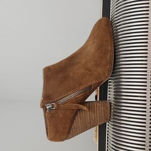 CLASSY DOLCE VITA DARK TAN SUEDE OPEN BACK ANKLE BOOTIE SZ 8